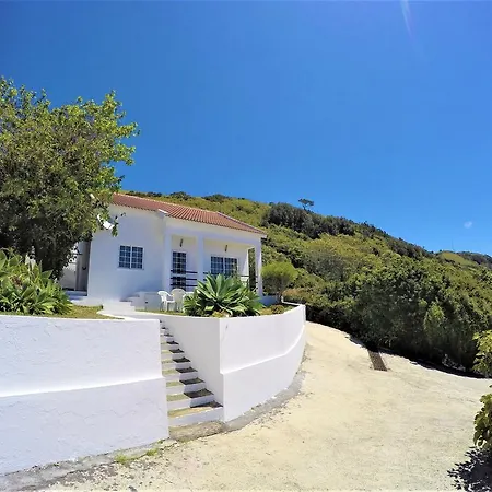 Aldeia Da Encosta * Velas